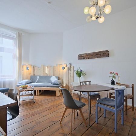 Courtyard Apartment Berlino Esterno foto