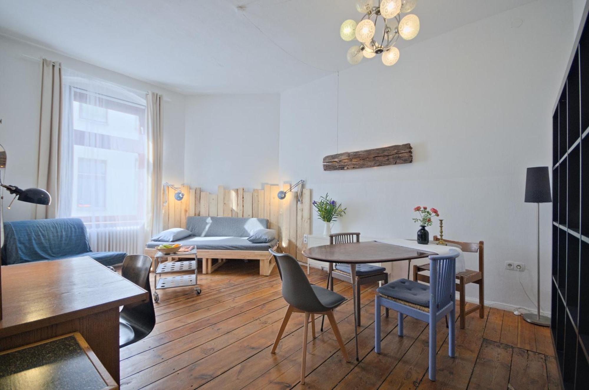 Courtyard Apartment Berlino Esterno foto
